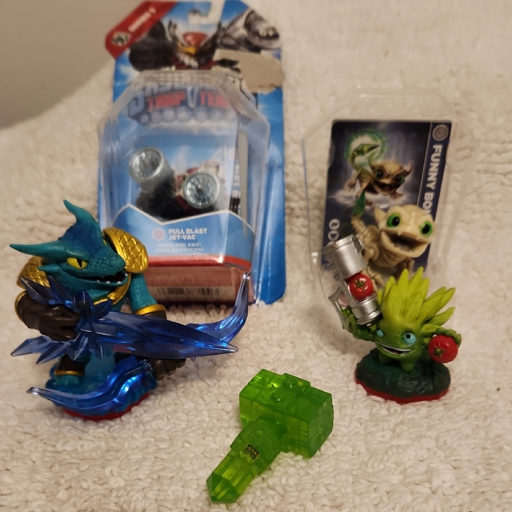 Skylanders Trap Team Set Of 4 Figures ( 2 NWT) PLUS LIFE HAMMER weed Whacker
